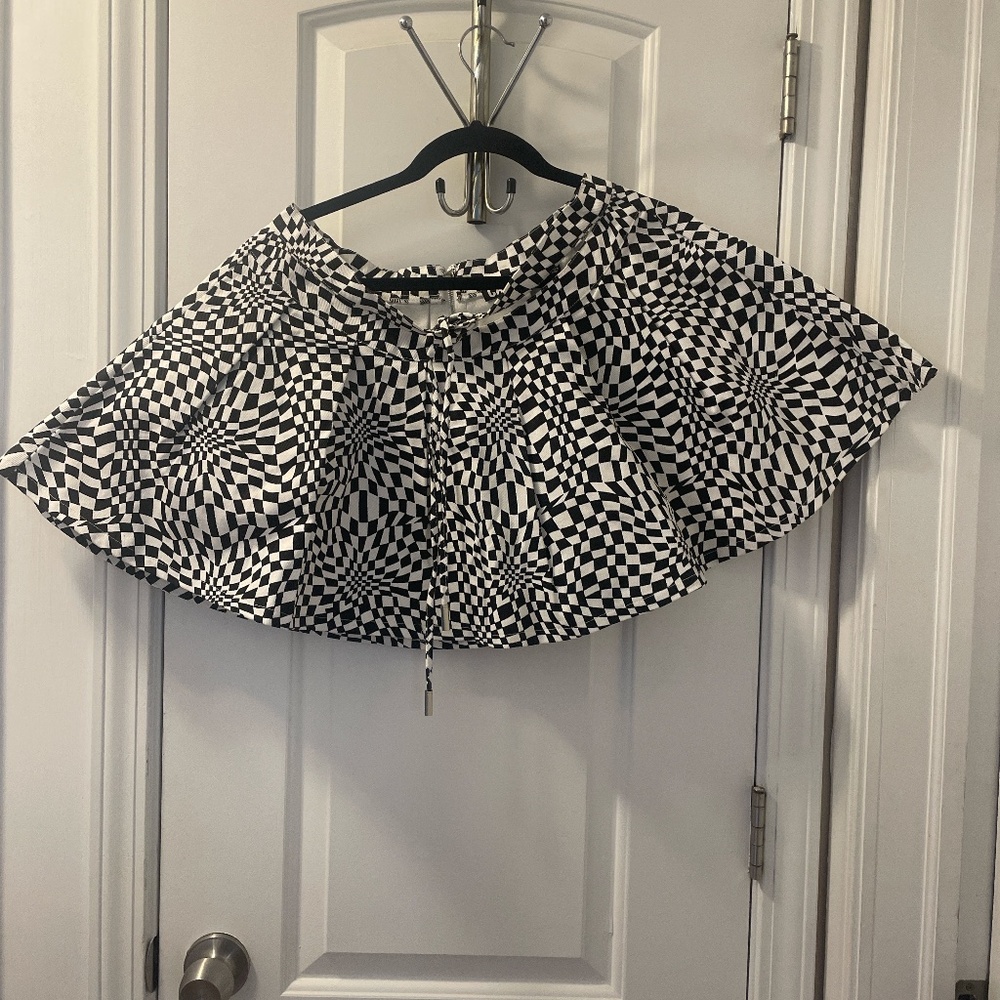Mini skirt black and white